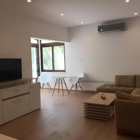Modern 2 Bedroom