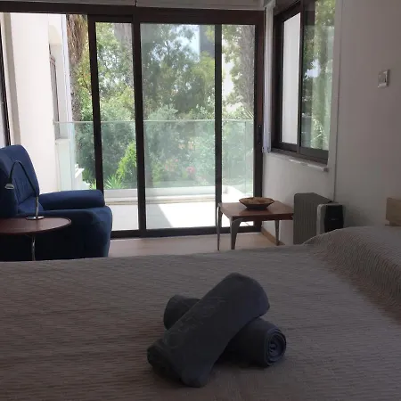 Modern 2 Bedroom