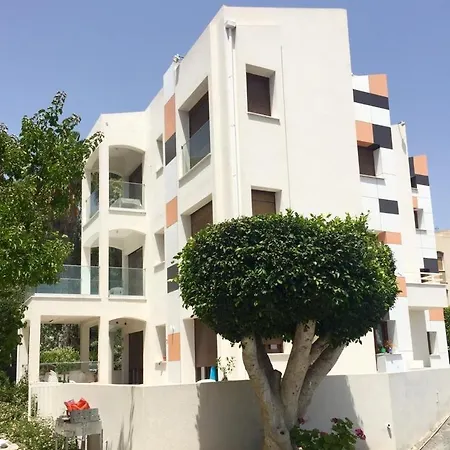 Modern 2 Bedroom *